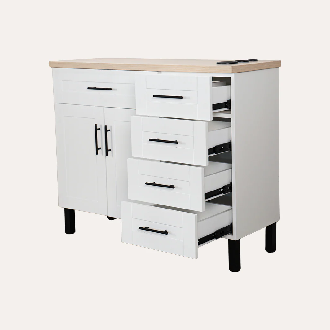 Midtown Styling Station - Image 43
