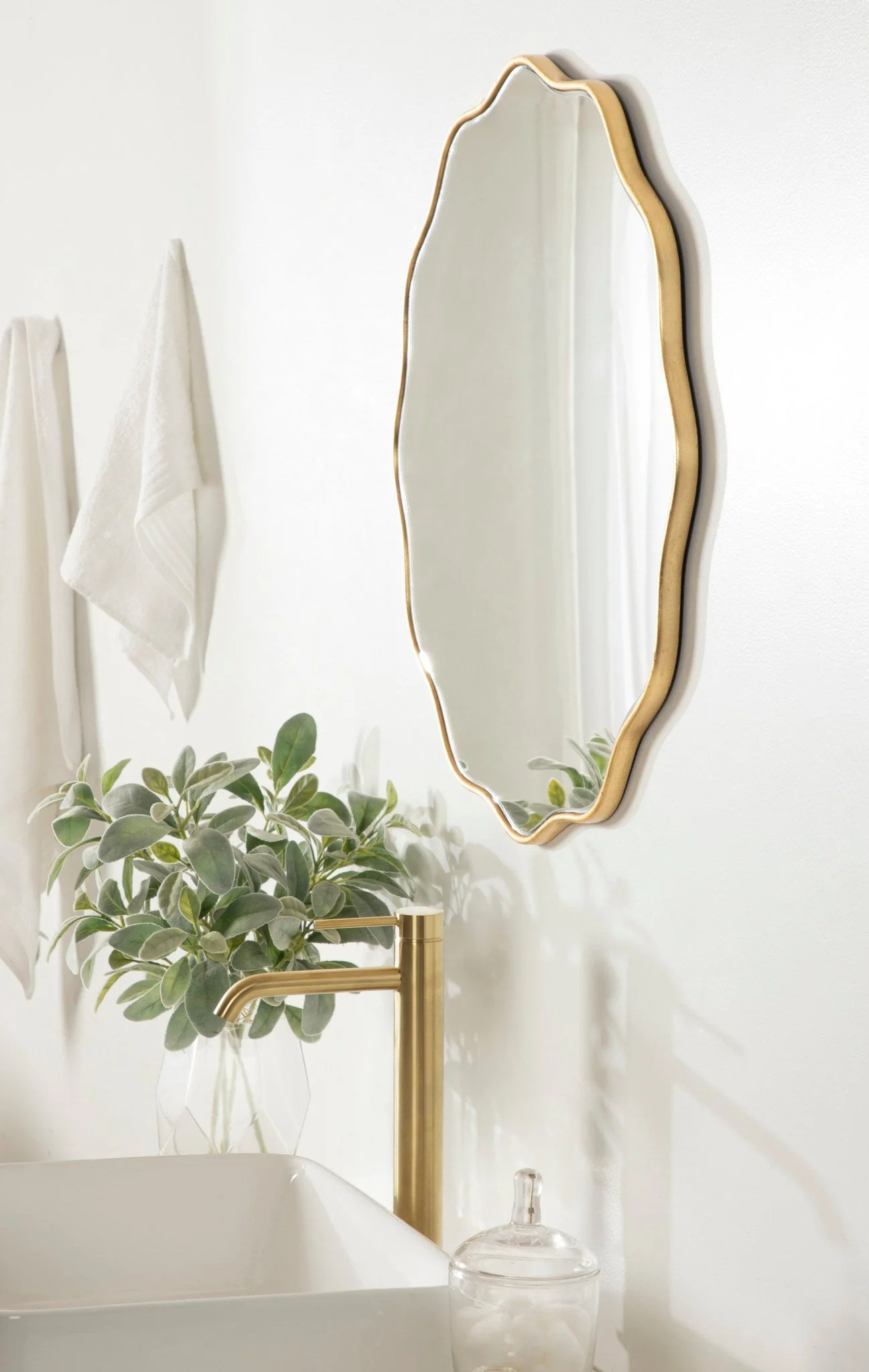 Viona Round Scalloped Mirror - Image 11